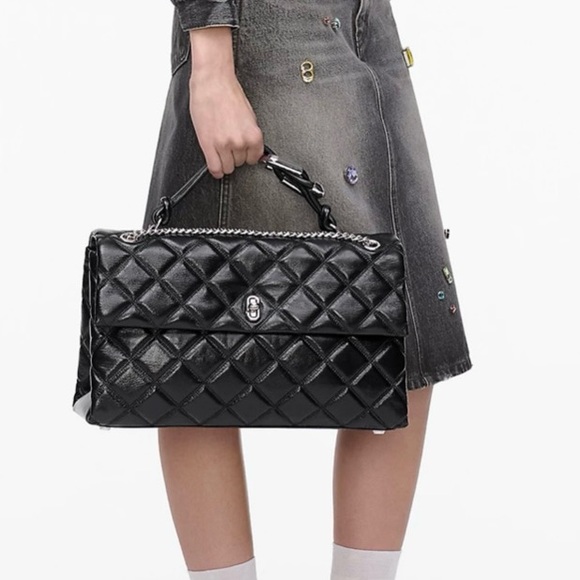 Marc Jacobs QUILTED
XL DUAL CONVERTIBLE SHOULDER BAG - Picture 2 of 14